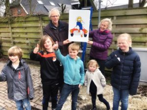 Het nieuwe verkeersbord aan het begin van de Dorpstraat in Oosterwijtwerd